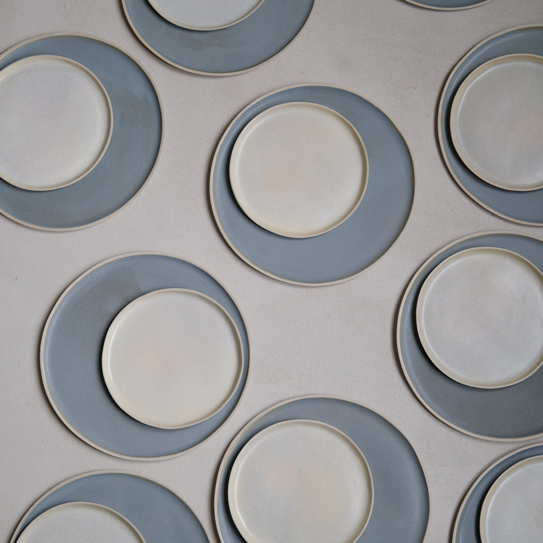 Assiette de Laurette Broll chez Brutal Ceramics