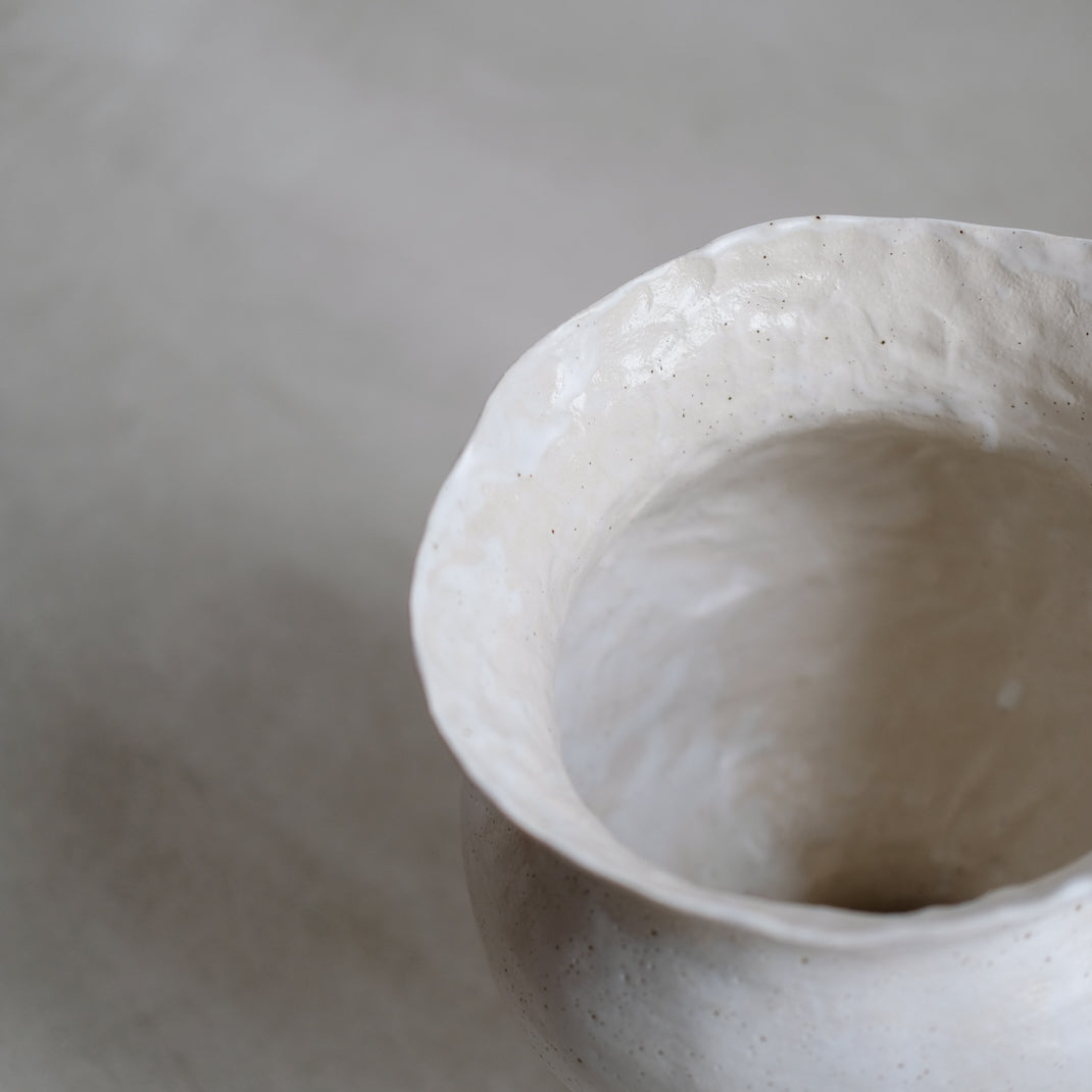 Vase de Lucile Boudier chez Brutal Ceramics