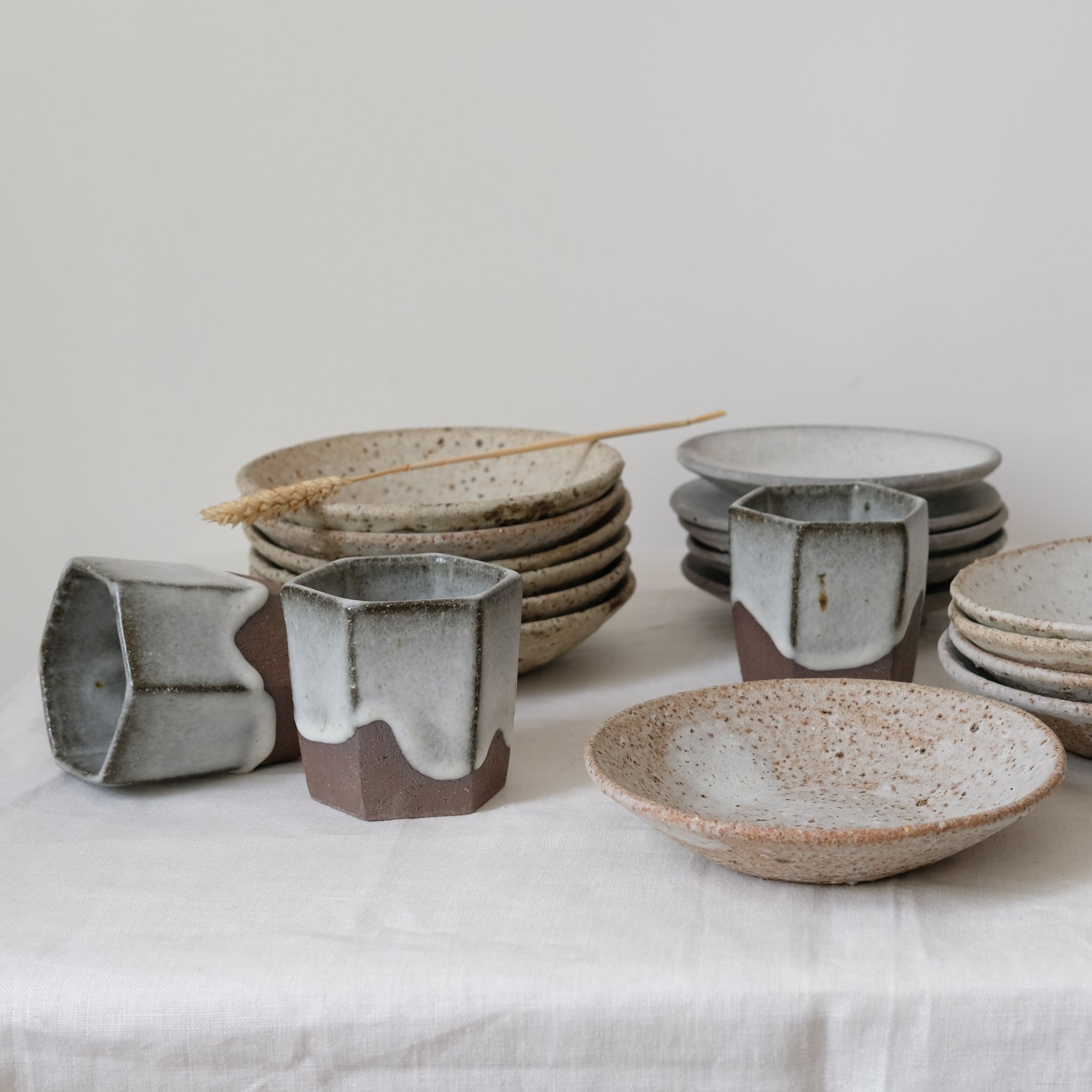 Tasse facettée par le céramiste Benoit Audureau chez Brutal Ceramics