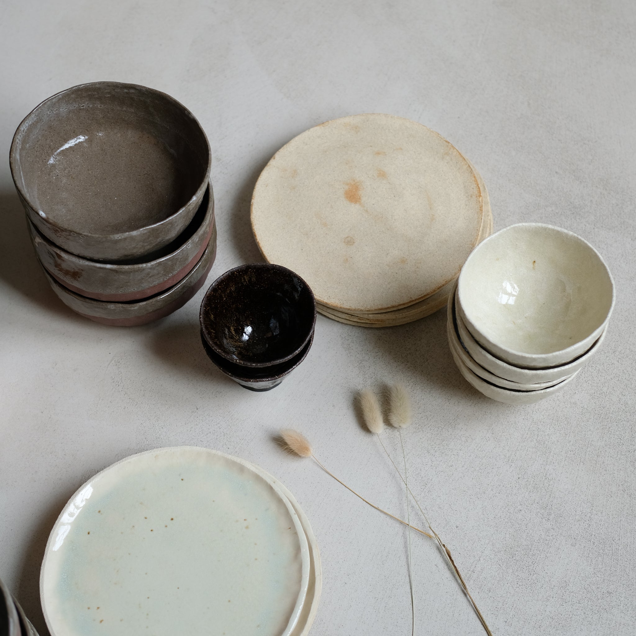 Bol en grès blanc de Judith Lasry chez Brutal Ceramics