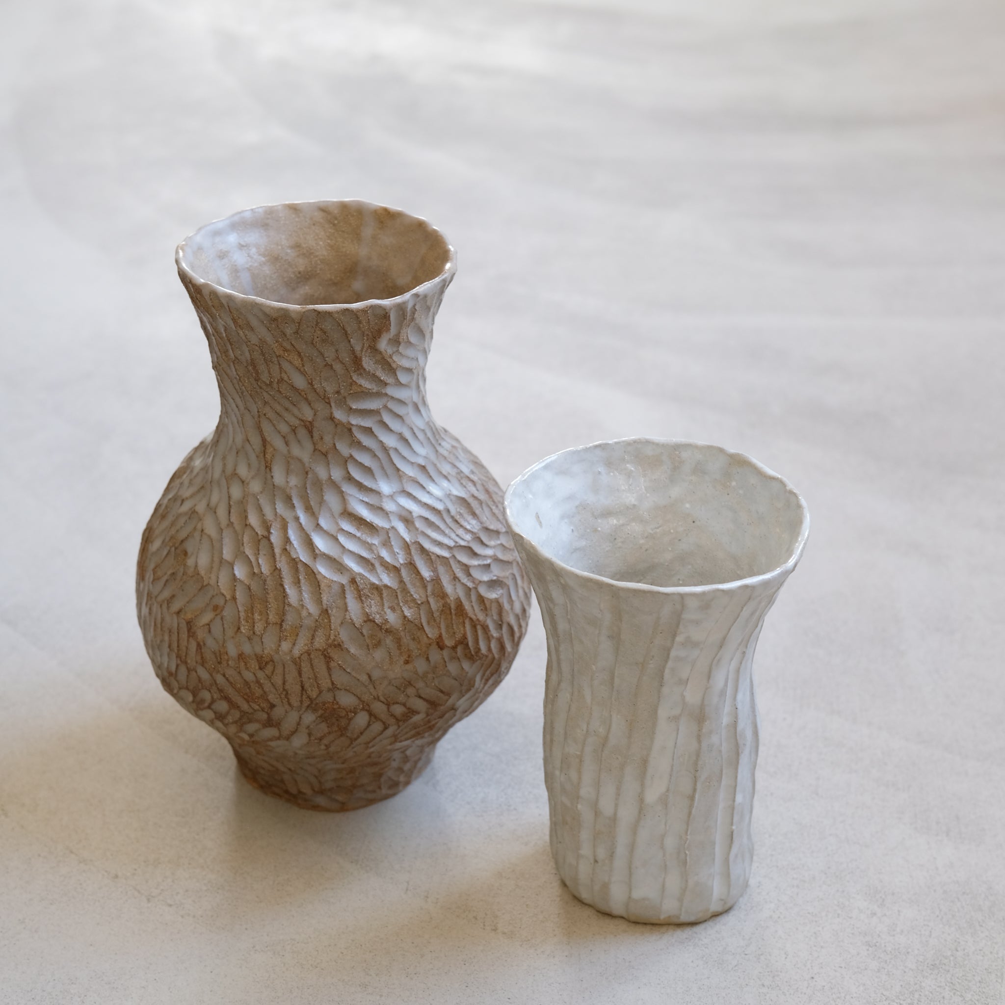 Vase en grès roux "l'attente' réalisé par Lucile Boudier chez Brutal Ceramics