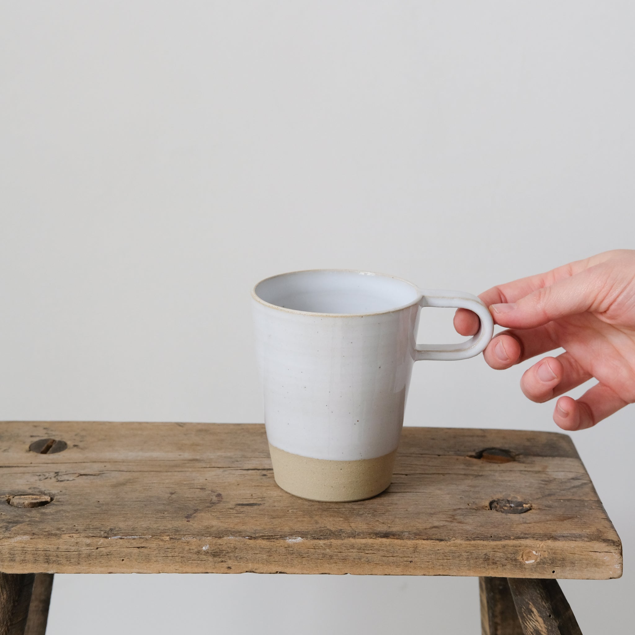 Mug en grès par No Ceramic chez Brutal Ceramics