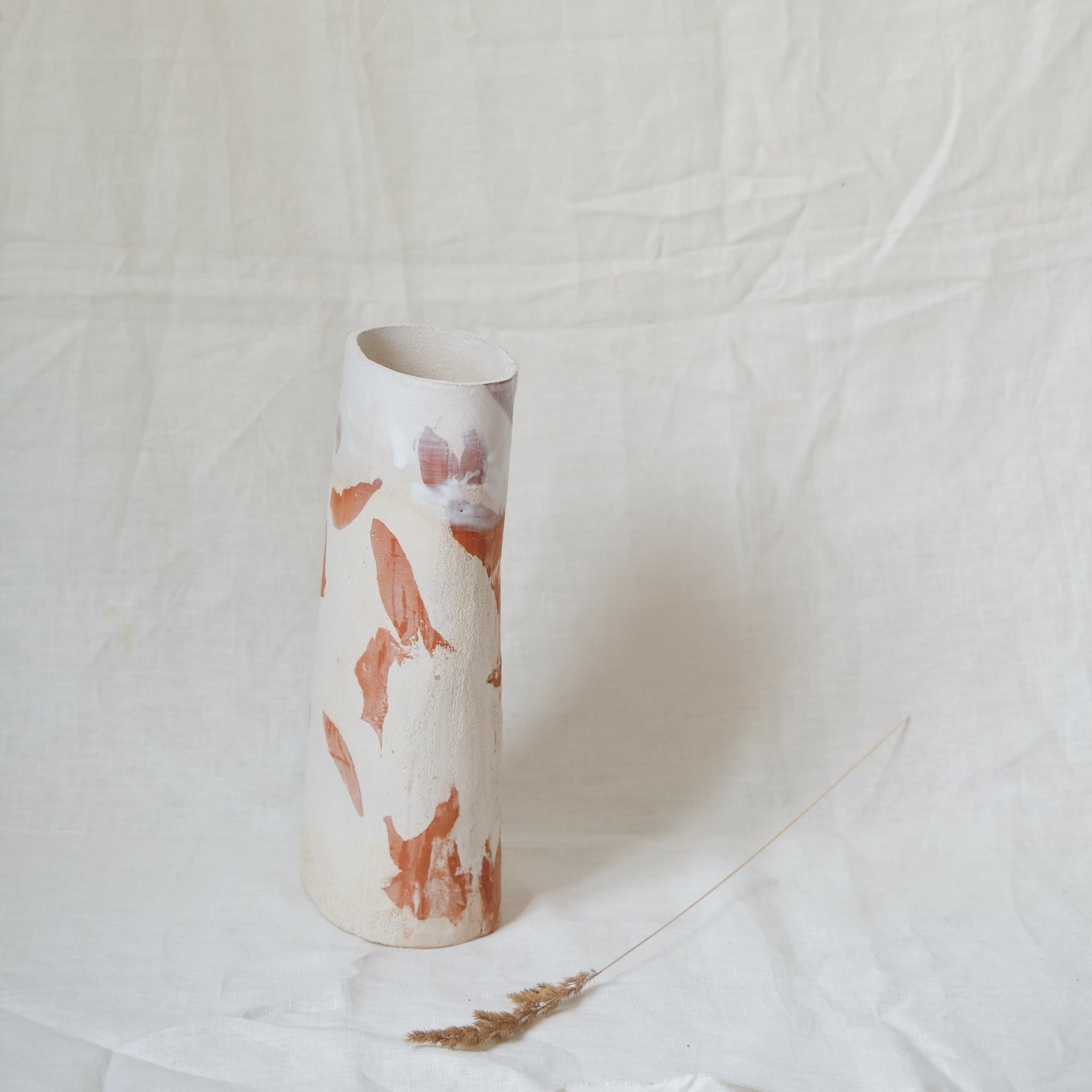 Vase ETO_01 d'Emmanuelle Roule chez Brutal Ceramics