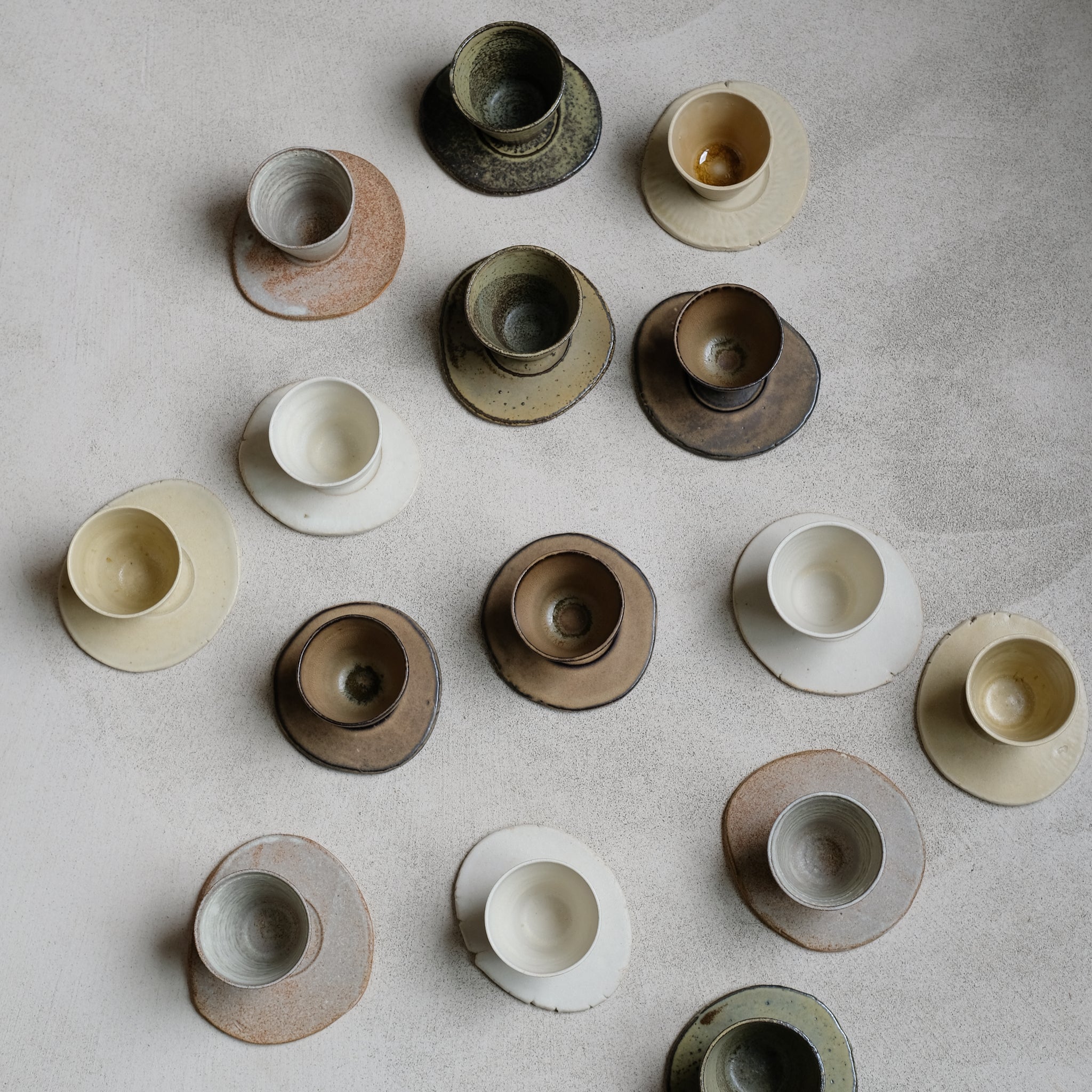 Set soucoupe et tasse blanc mat de Louise Noart pour Brutal