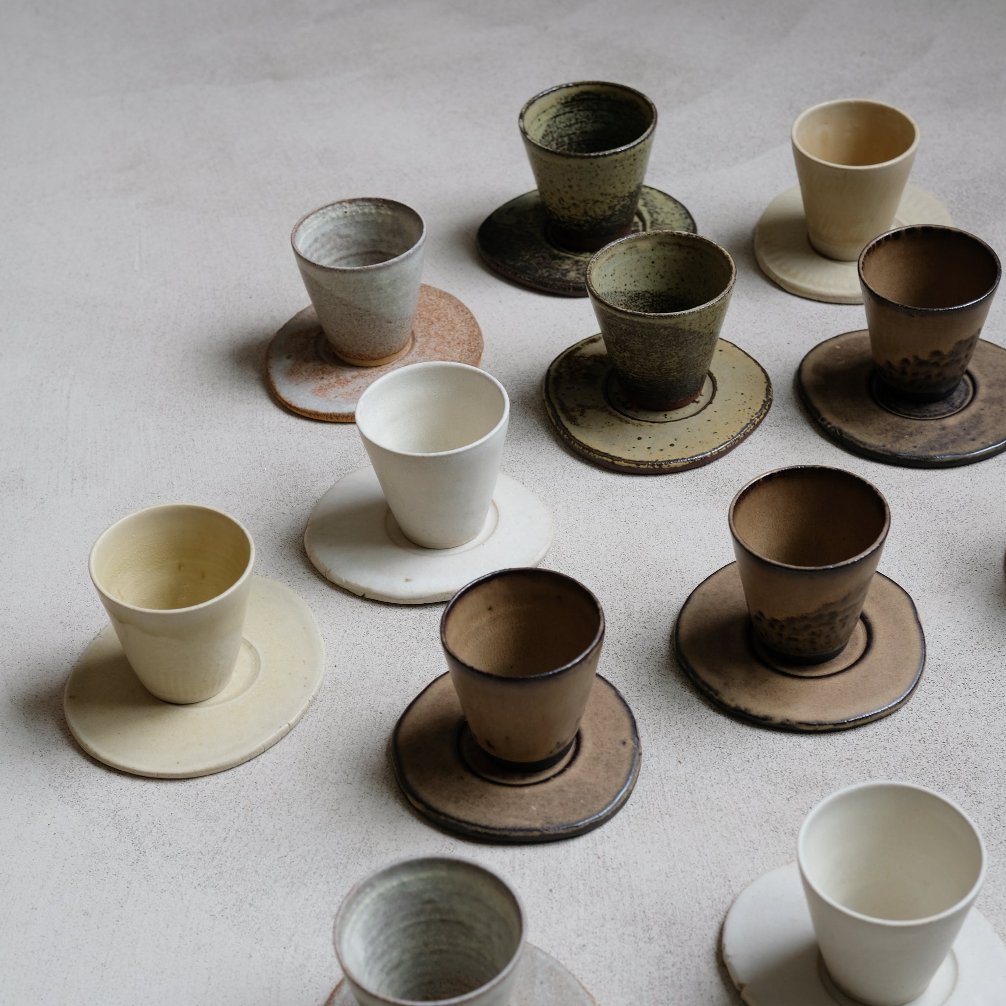 Set soucoupe et tasse chocolat de Louise Noart pour Brutal