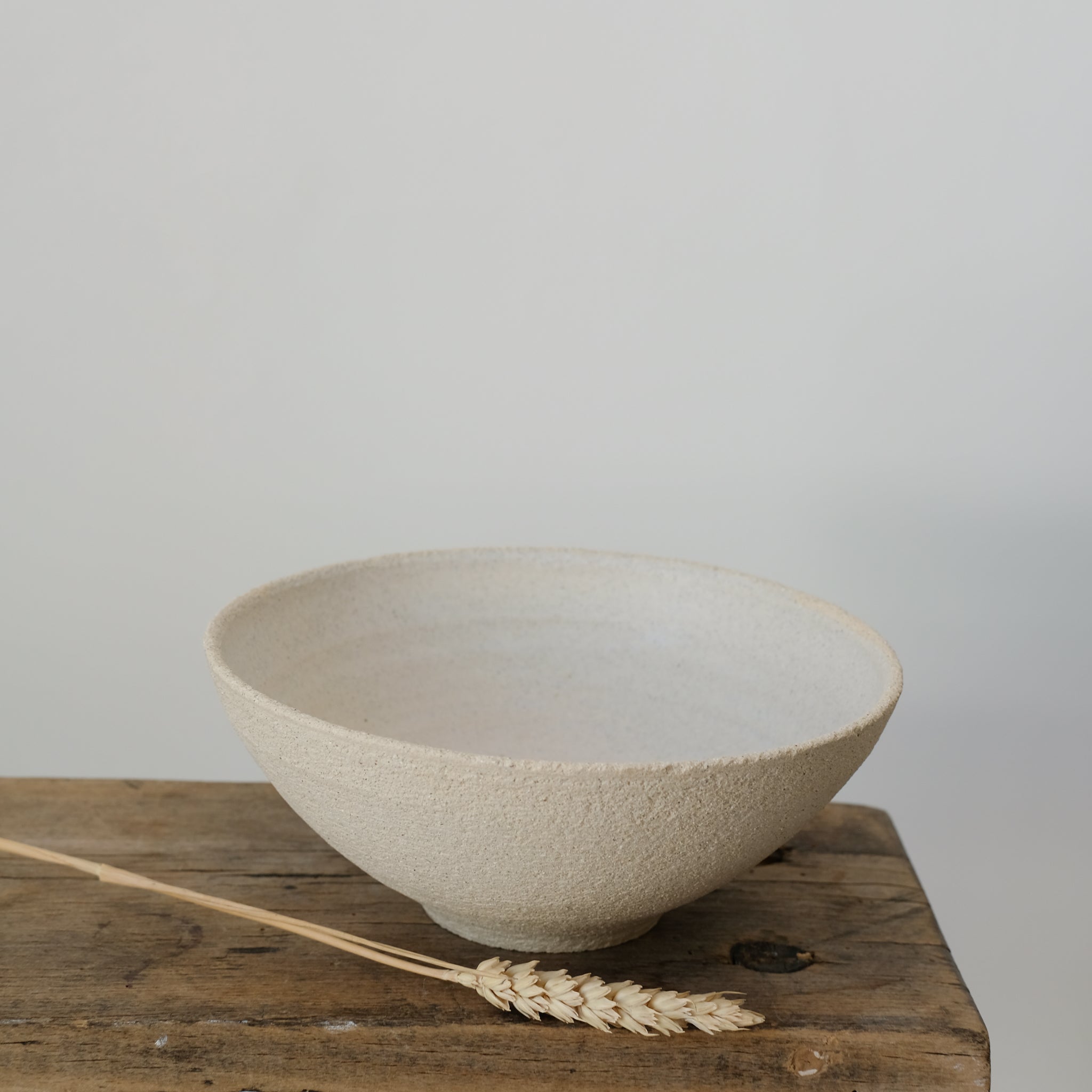 Bol en grès par Pauline Boisaubert chez Brutal Ceramics