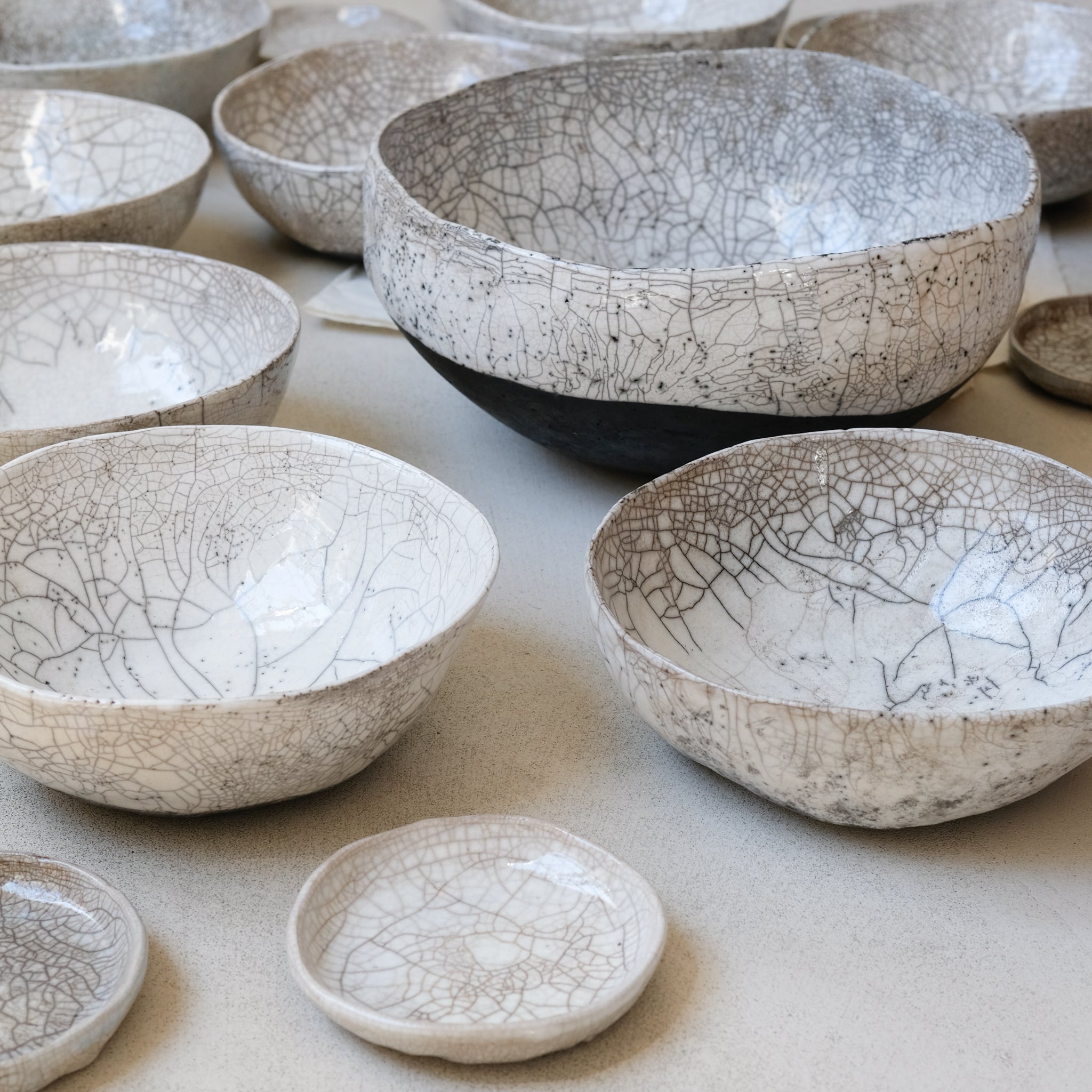 Saladier 01 Raku en grès par la céramiste Potry chez Brutal