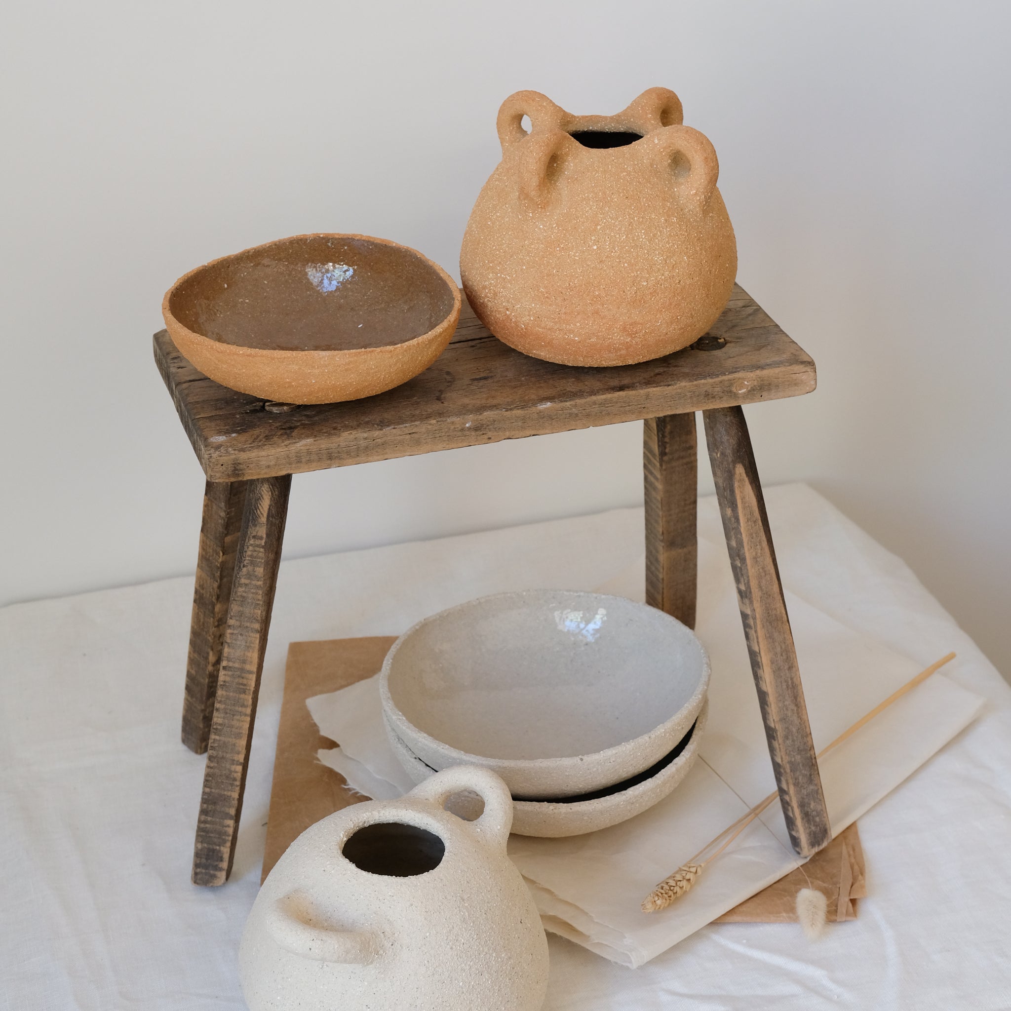 Vase bouboulita en grès roux par Simone Loo chez Brutal Ceramics