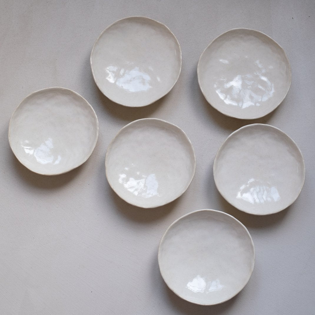 Bol sur pied par Judith Lasry chez Brutal Ceramics