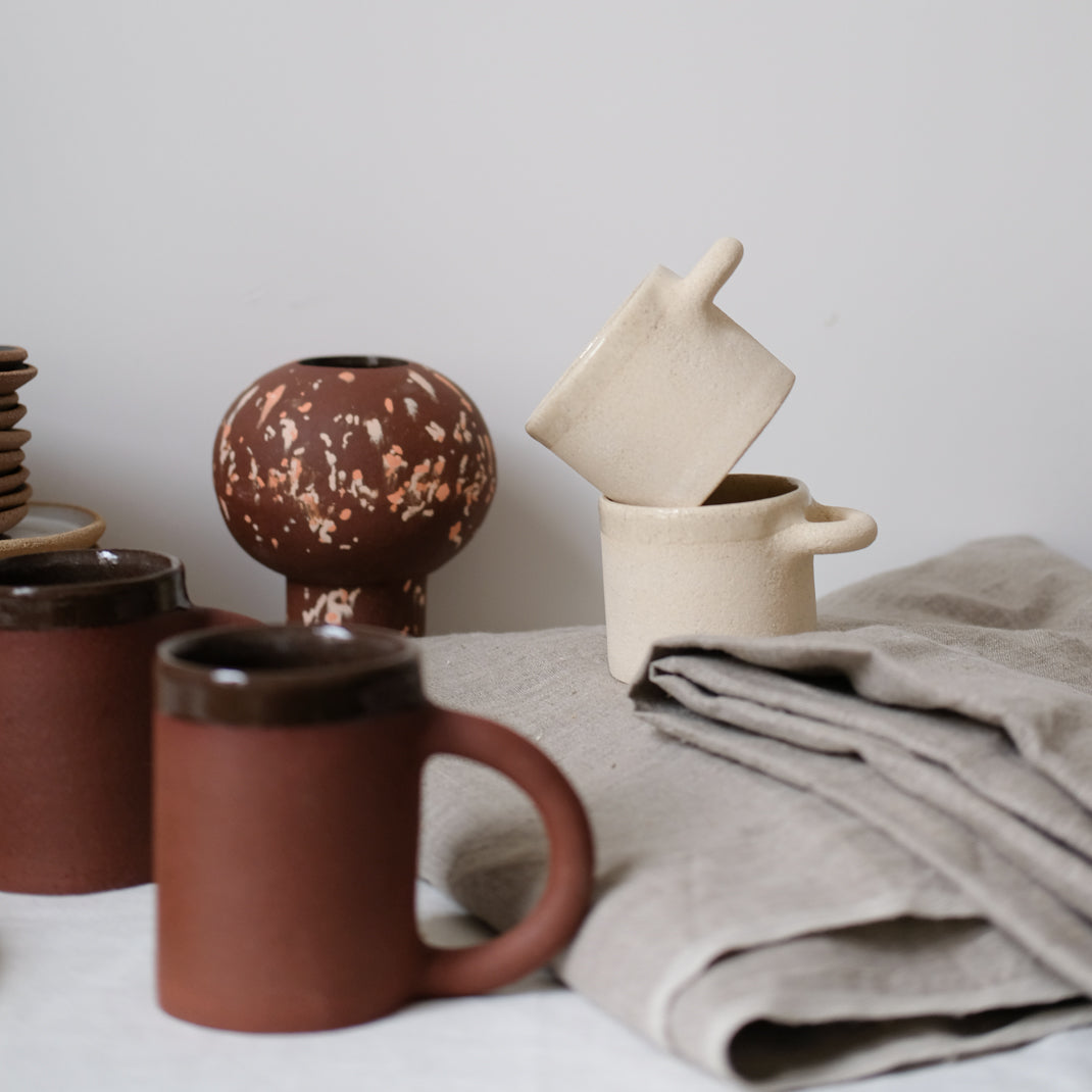 Vase en exclu sur Brutal par Lisa Allegra chez Brutal Ceramics