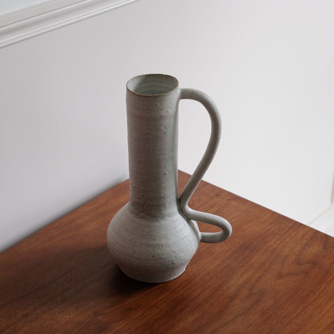 Vase en grès par Marta Dervin chez Brutal Ceramics