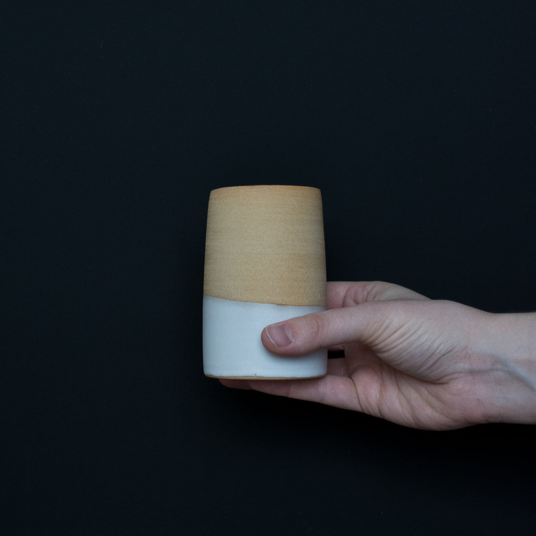 Mug faconné à la main par l'Atelier Epiney à Berlin en Allemagne