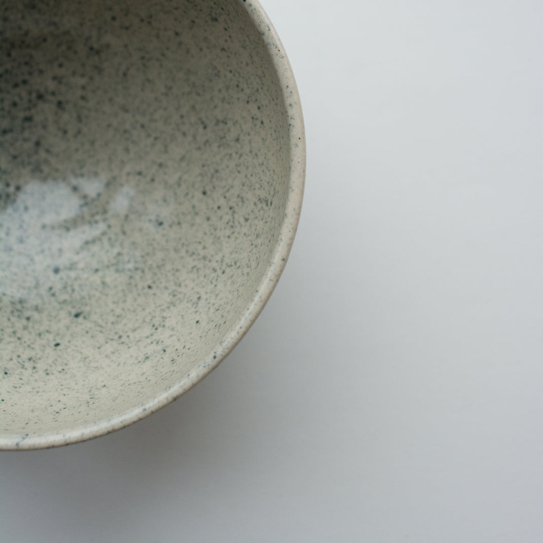 Bol supernova en grès fait à la main par Clarina Ceramics, céramiste à Paris