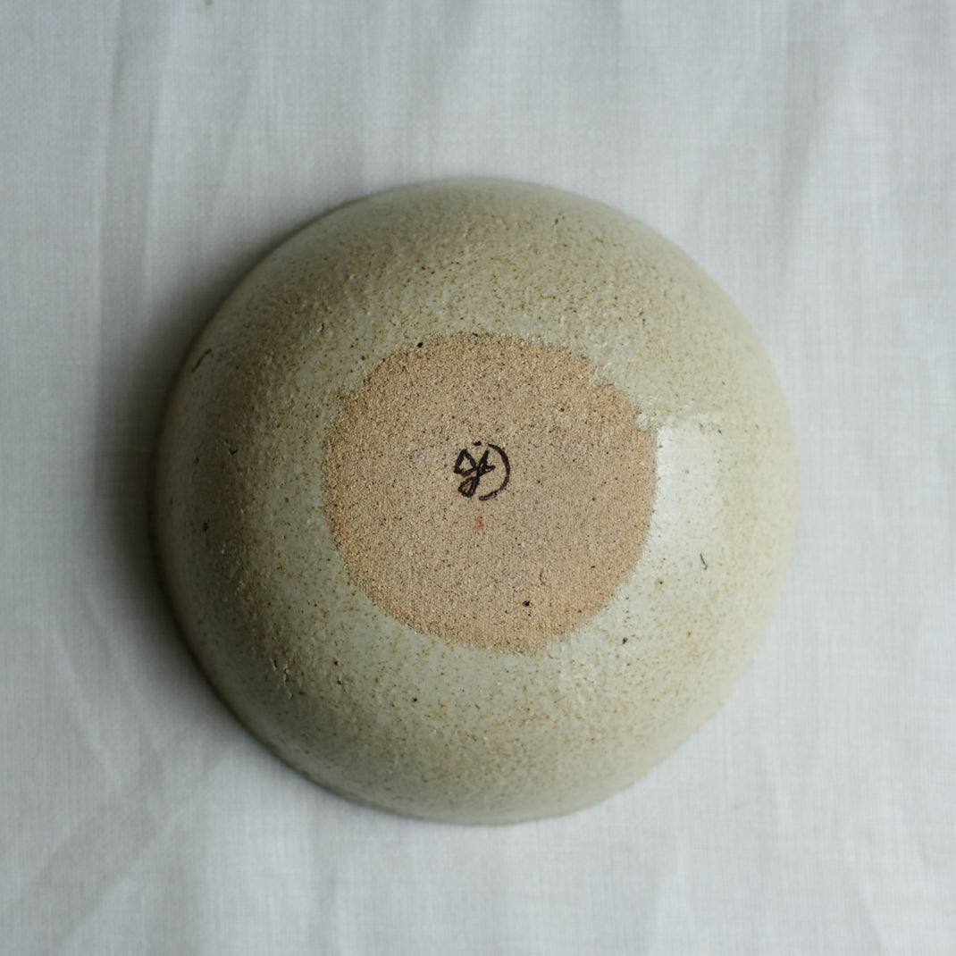 Bol vert moucheté de Dorothée Juilliard chez Brutal Ceramics