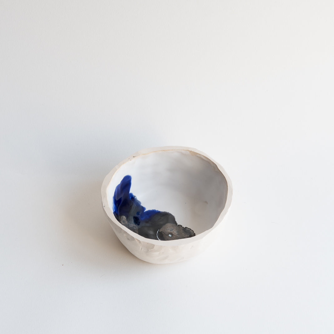 Bol issu de la collection Alta conçue par Emmanuelle Roule pour Brutal dans son atelier parisien.