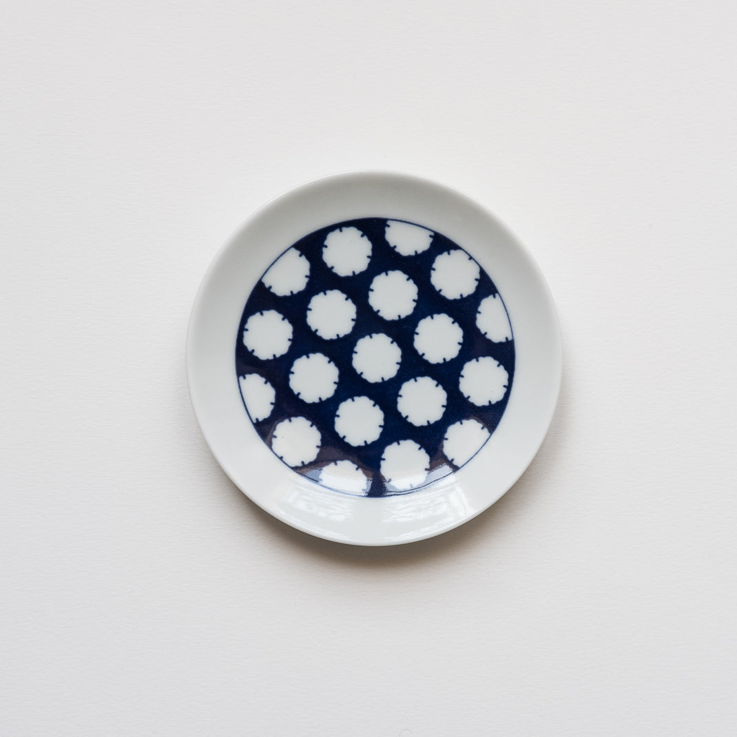 Petite assiette "neige"du fabricant japonais Kihara chez Brutal Ceramics
