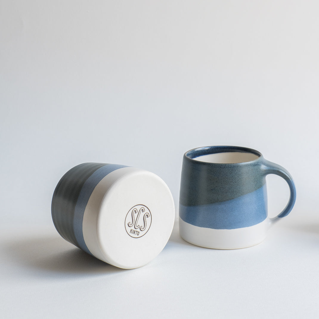 Mug conçu par le fabricant japonais Kinto,issu de la collection Slow Coffee Style.
