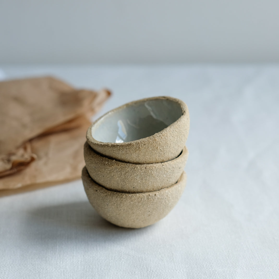Bolinette en grès gris de l'Atelier M. chez Brutal Ceramics