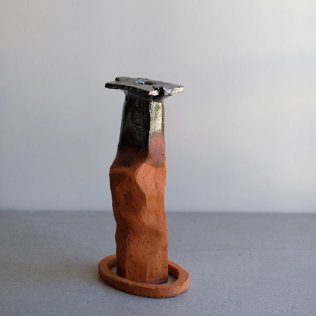 Vase Nando_02 d'Emmanuelle Roule chez Brutal Ceramics