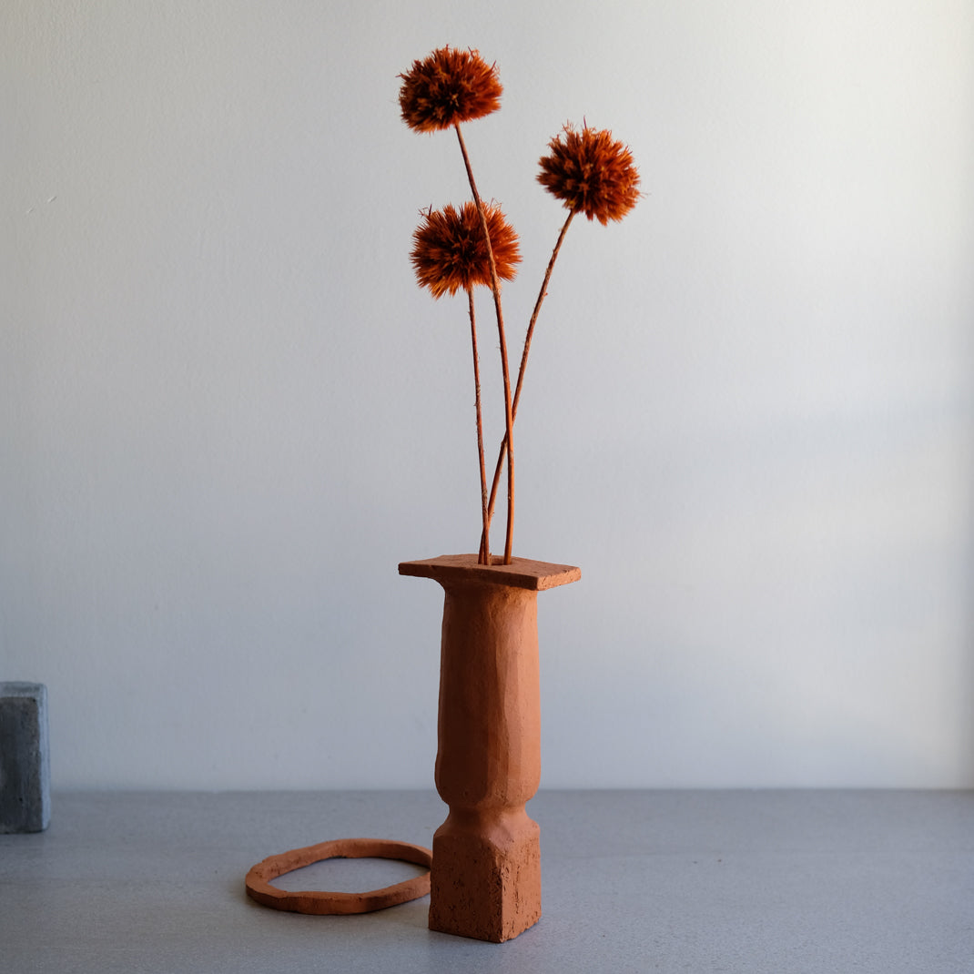 Vase Nando_01 d'Emmanuelle Roule chez Brutal Ceramics