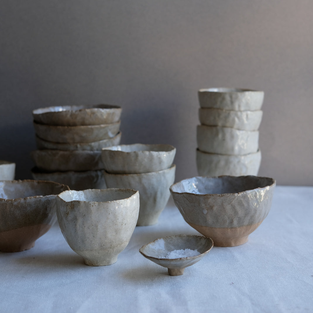 Petit recipient/coupelle de Judith Lasry chez Brutal Ceramics