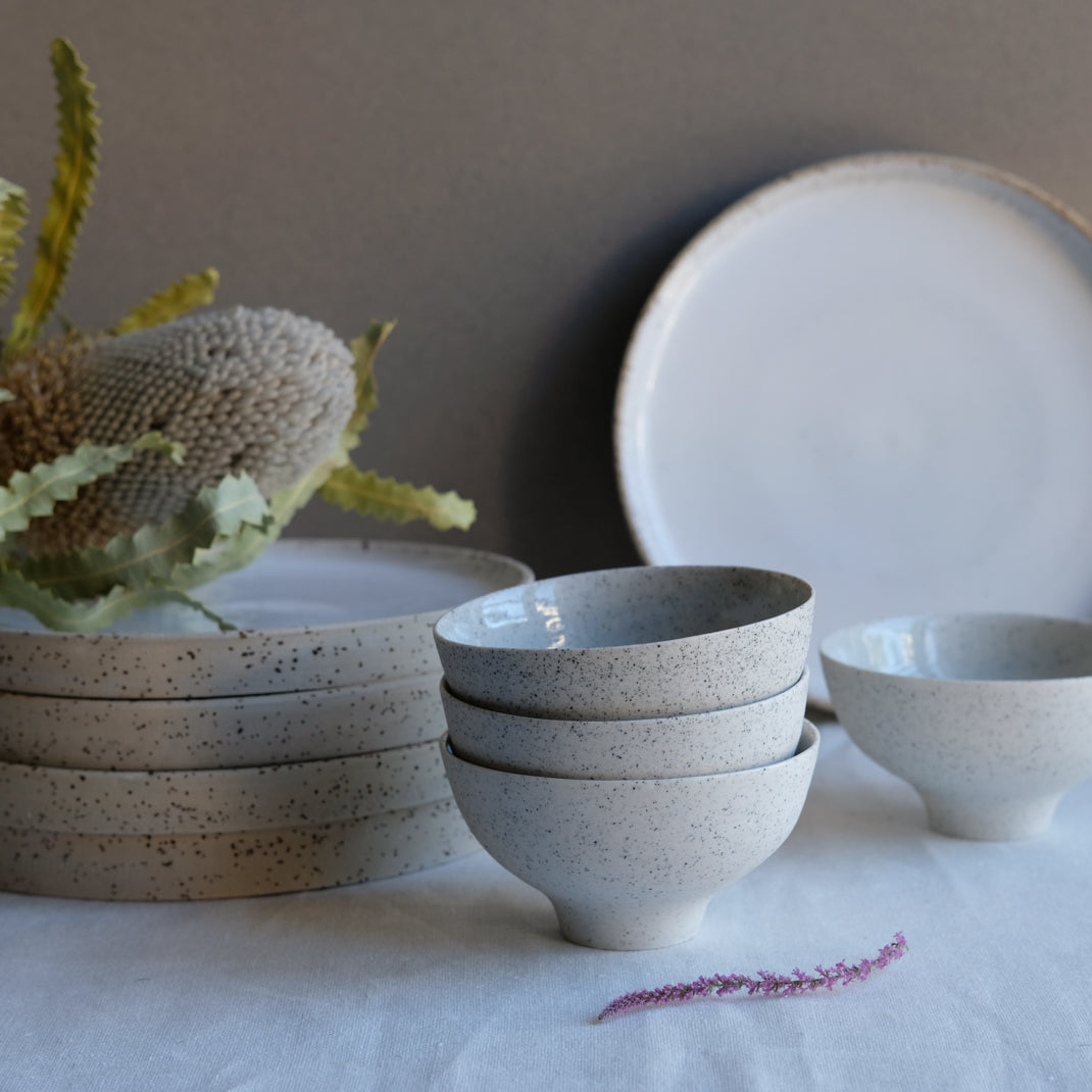 Tasse en porcelaine de Sun Tree Studio chez Brutal Ceramics