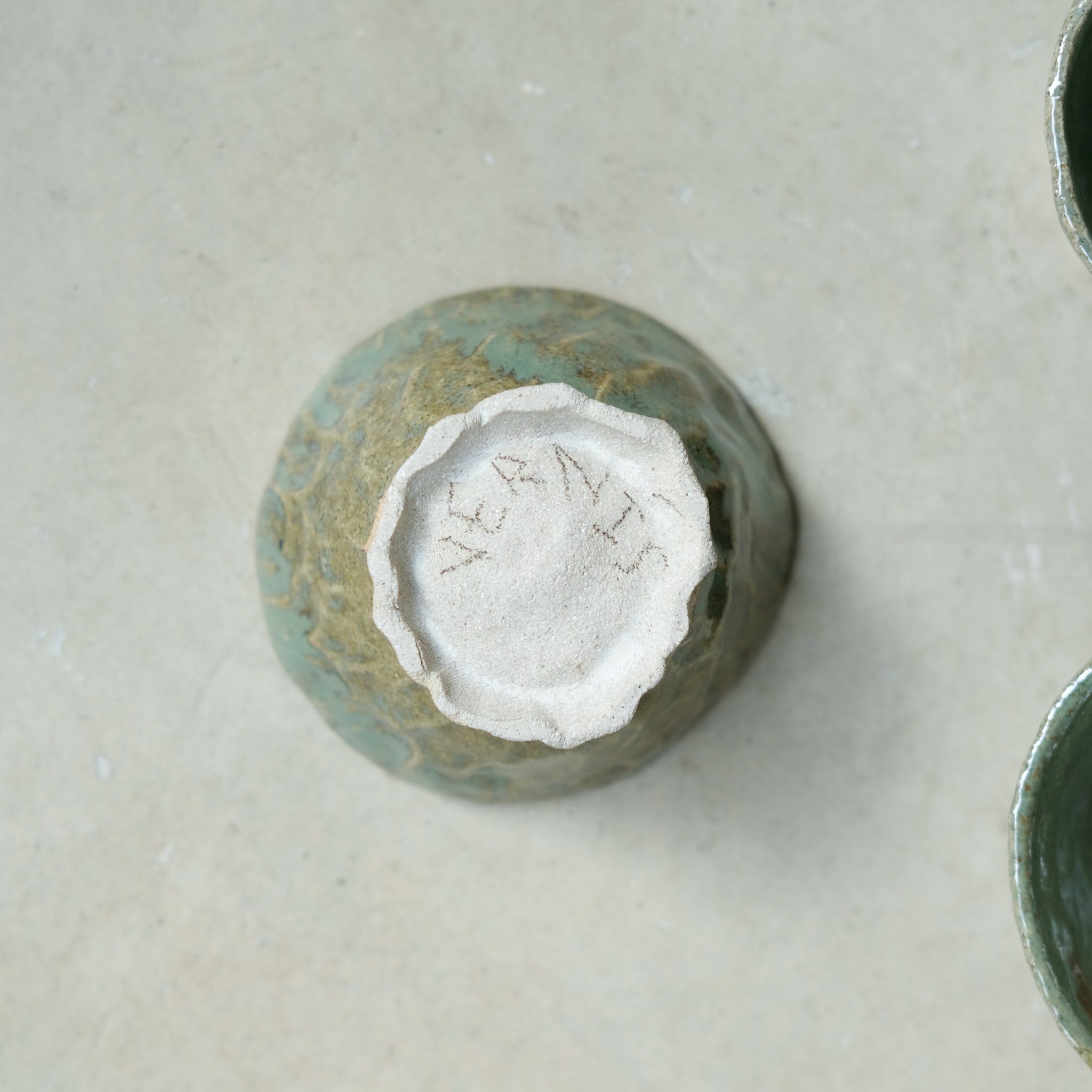 Bol grès blanc D9,5cm - vert satiné d'Estudio Vernis chez Brutal Ceramics