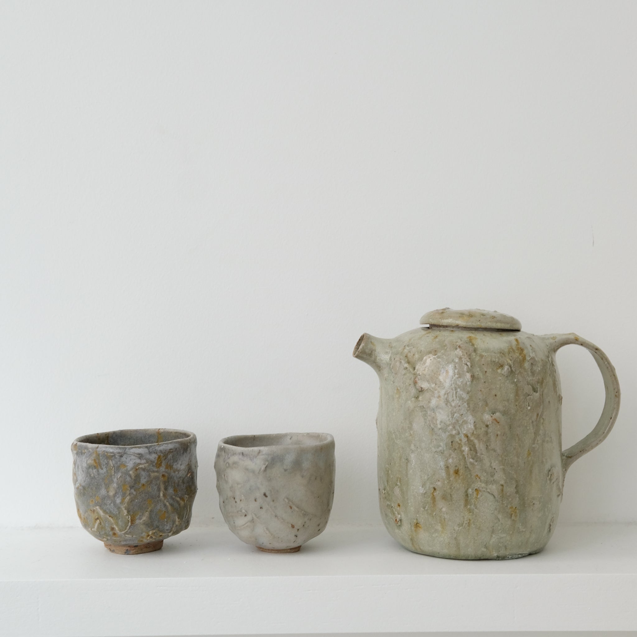 Tasse en grès 10ml - bleuté de Lucie Micheau chez Brutal Ceramics