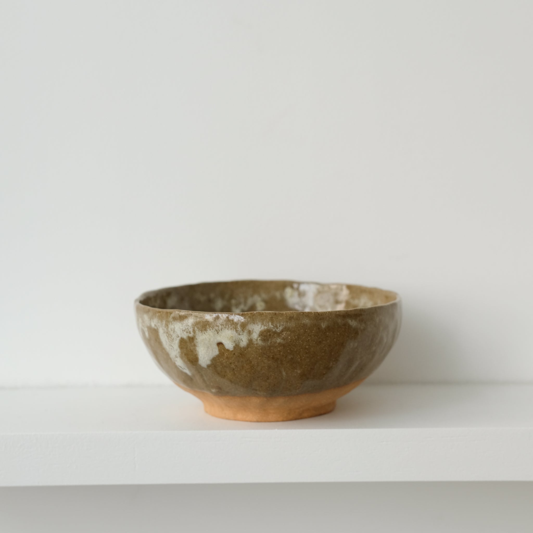 Bol en grès roux D16cm  - vert de Judith Lasry pour Brutal Ceramics