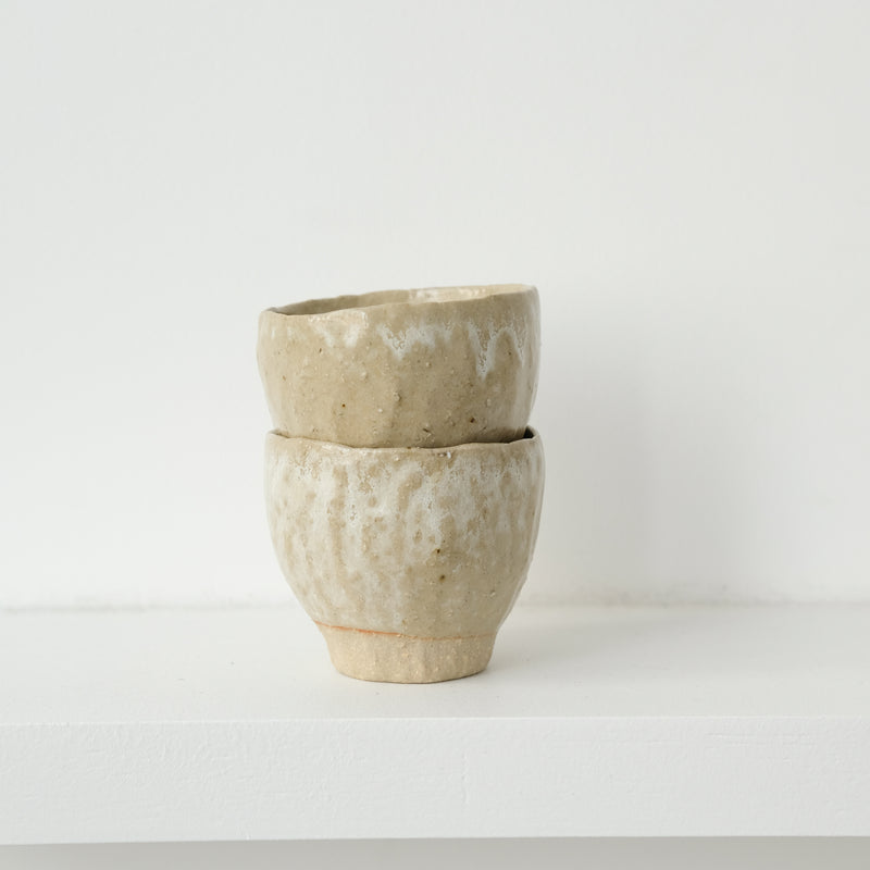 Tasse en grès blanc 100ml  - Blanc de Judith Lasry pour Brutal Ceramics