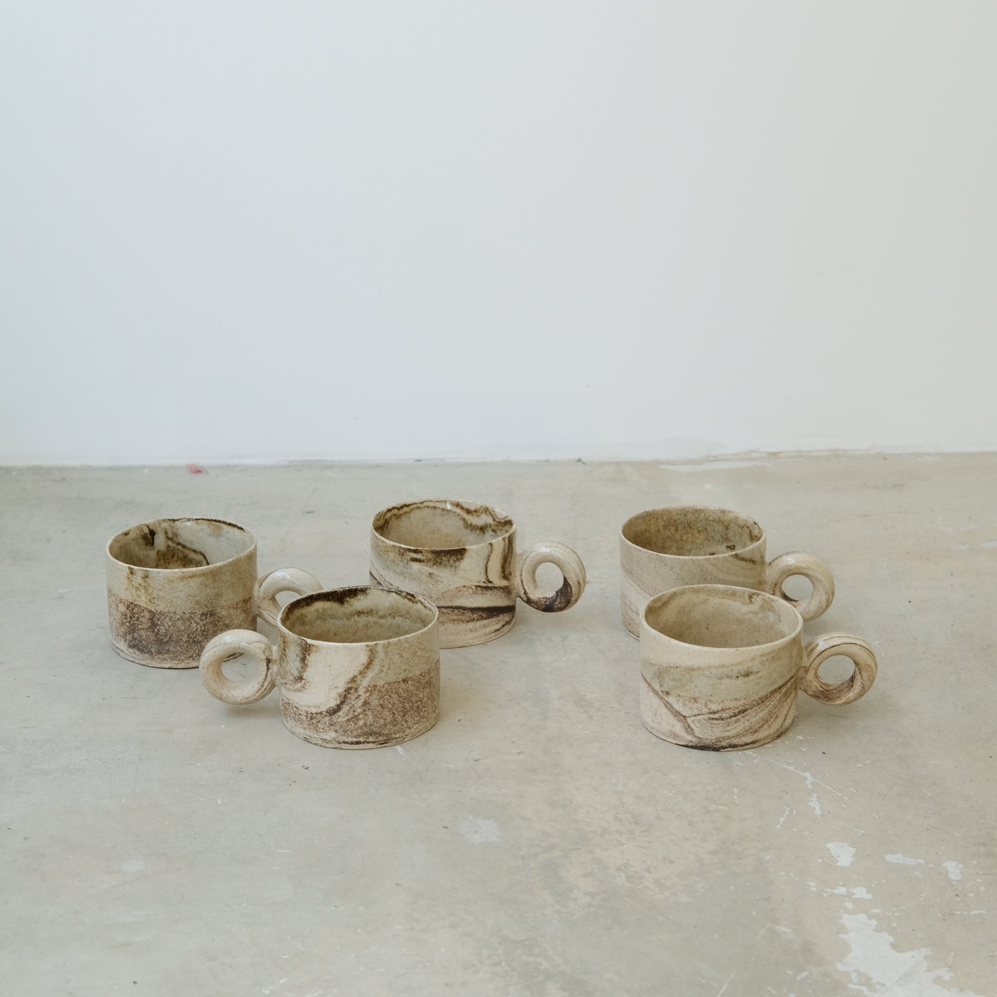 Tasse en terre mêlées 310ml - sable de Léa Baldassari chez Brutal Ceramics