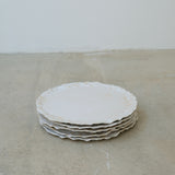 Assiette printemps D20,5cm de Léa Baldassari chez Brutal Ceramics
