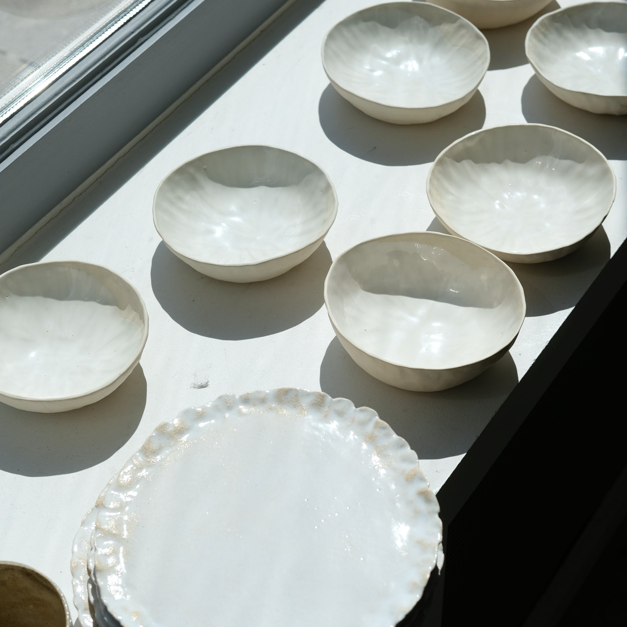 Bol en grès blanc D14cm de Léa Baldassari chez Brutal Ceramics