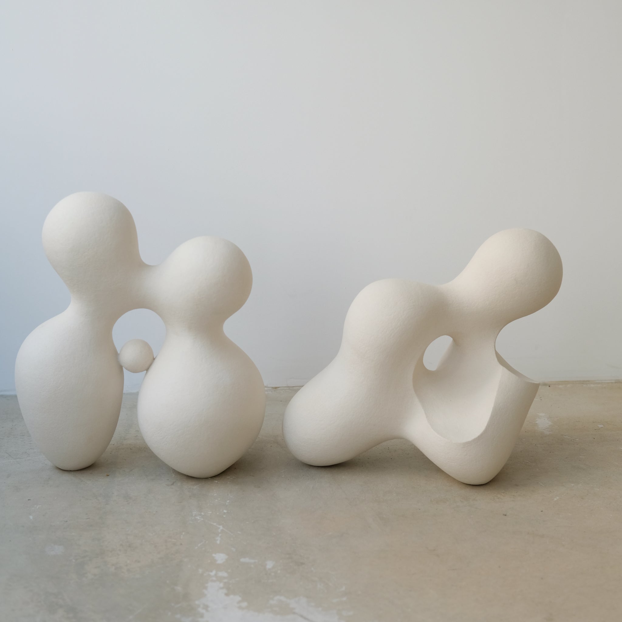 Sculpture "Cloud Stone II " blanc mat de Terre Brute chez Brutal Ceramics