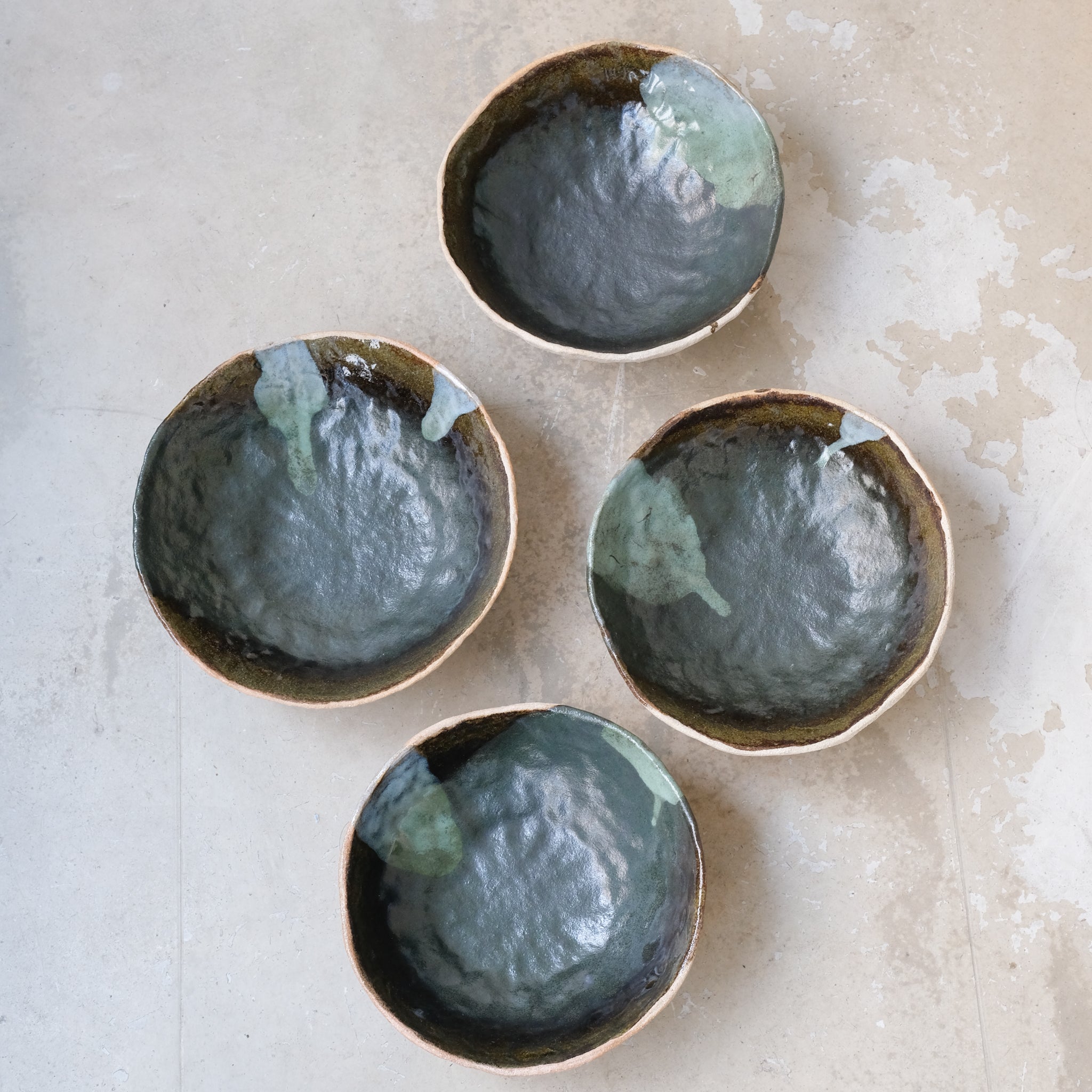 Bol en grès D 19cm - Vert et bleu d'Estudio Vernis chez Brutal Ceramics