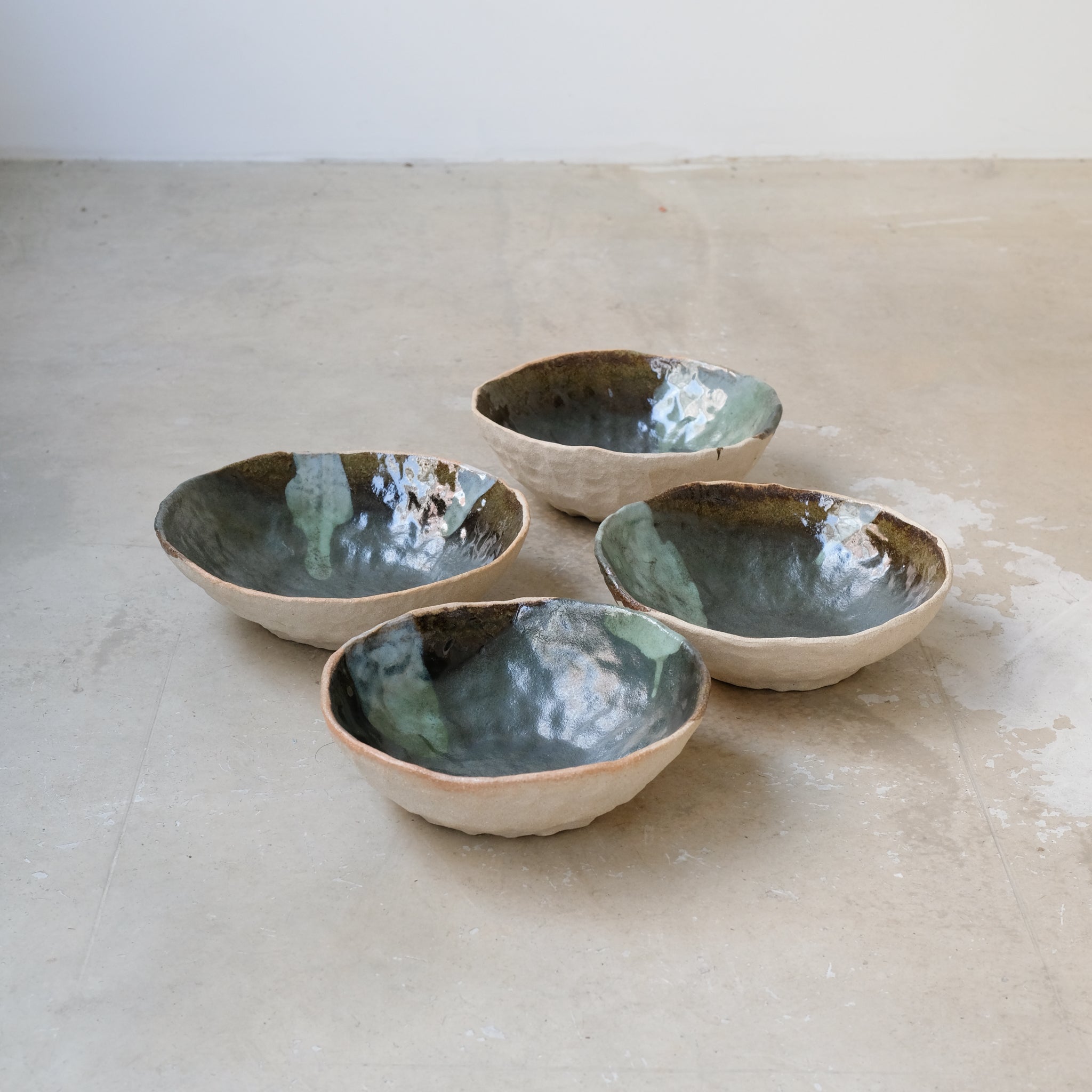 Bol en grès D 19cm - Vert et bleu d'Estudio Vernis chez Brutal Ceramics