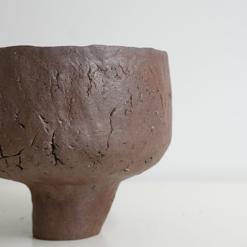 Coupe en terre glanée cuisson bois 02- H13cm  - brique de Judith Lasry chez Brutal Ceramics