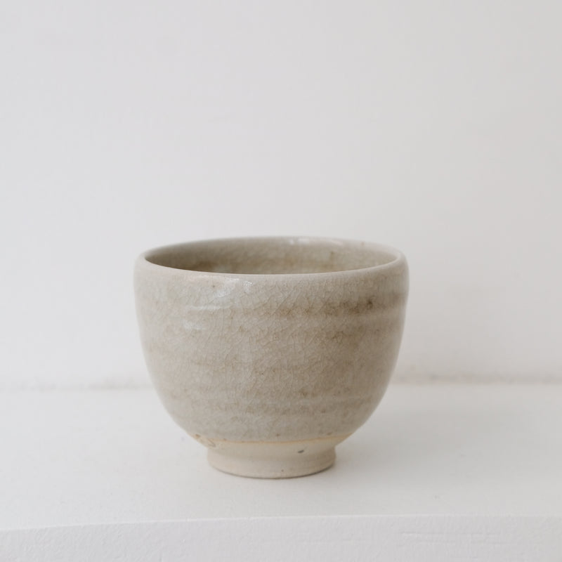 Bolinet-Tasse en grès cuisson bois 90ml (9) - blanc chaud craquelé de Maud Thiefaine chez Brutal Ceramics