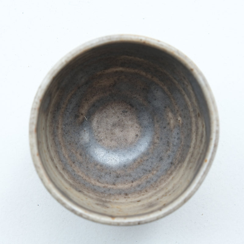 Bolinet-Tasse en grès cuisson bois 90ml (14) -gris clair de Maud Thiefaine chez Brutal Ceramics
