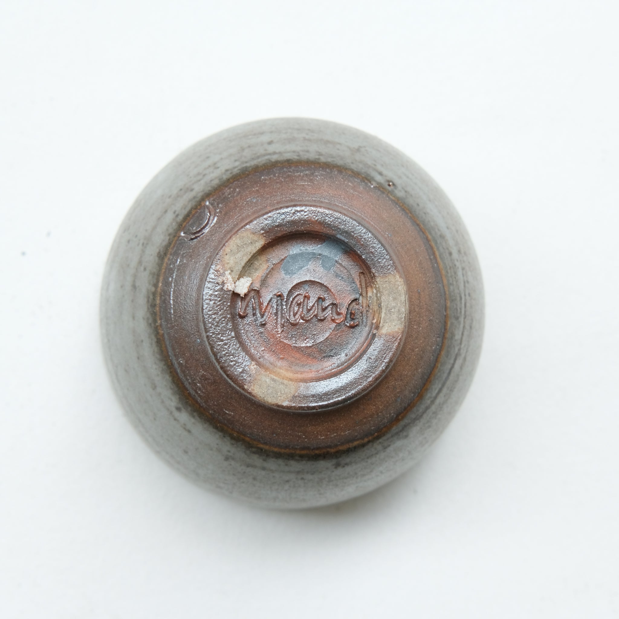 Bolinet-Tasse en grès cuisson bois 90ml (16) - gris tacheté de Maud Thiefaine chez Brutal Ceramics