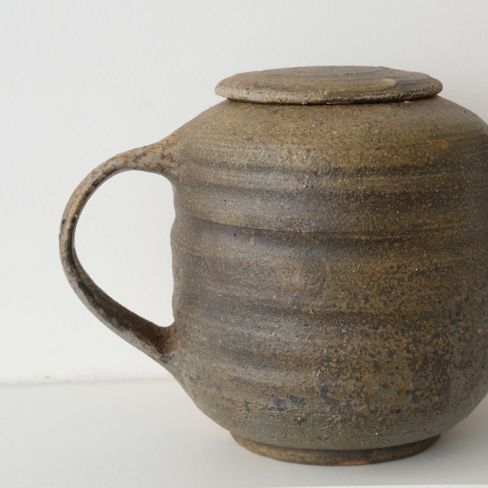 Théière en grès cuisson bois 1L - Terre Brute de Maud Thiefaine chez Brutal Ceramics