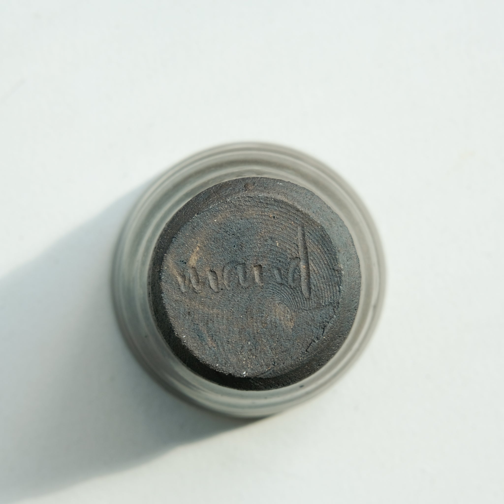 Tasse en grès cuisson bois 110ml (11) - gris foncé chaud de Maud Thiefaine chez Brutal Ceramics