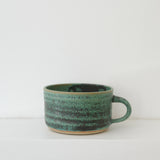 Tasse en grès 330ml - vert de Charline Robache chez Brutal Ceramics