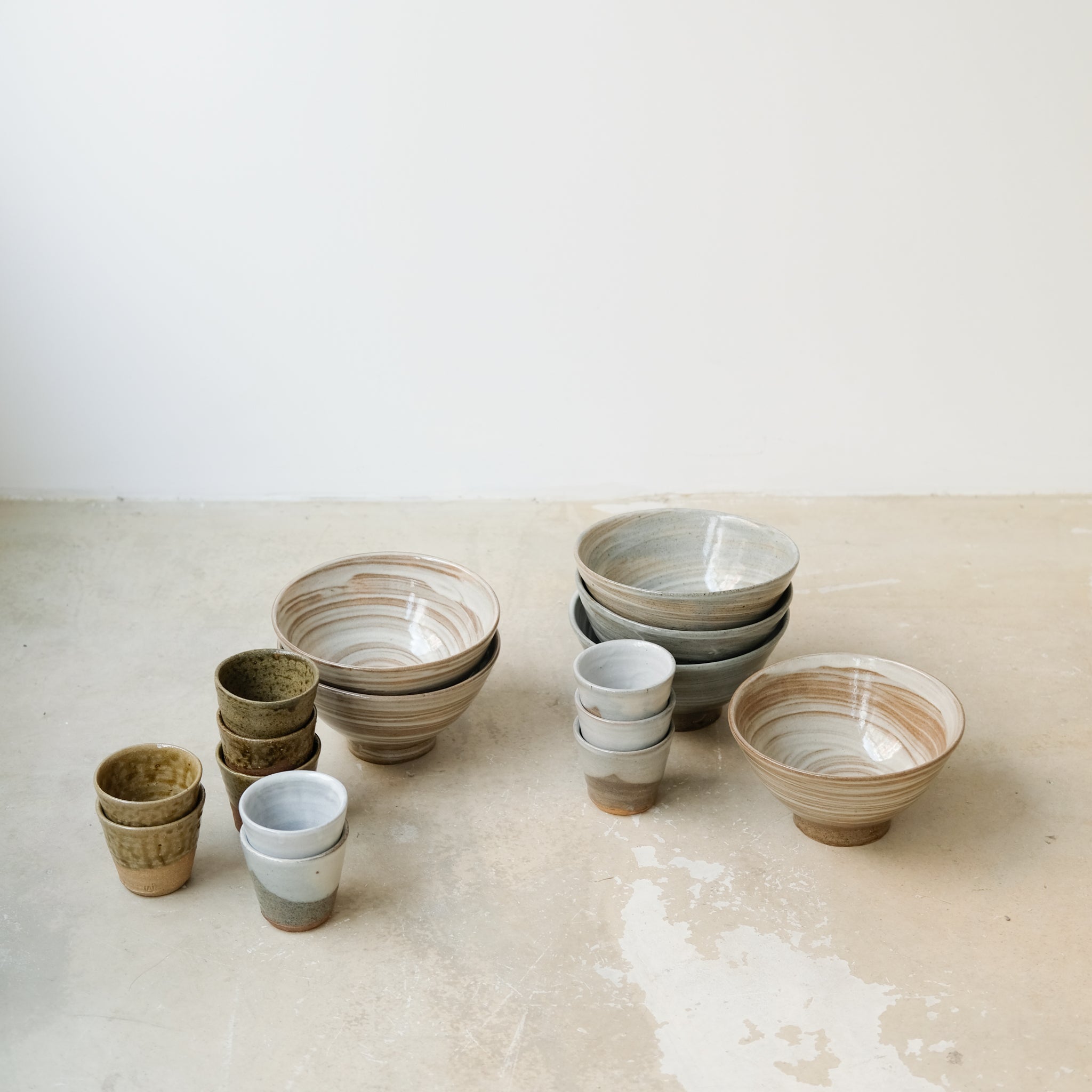 Bol à nouille D 19,5cm /gris et engobe blanc de Dauphine Scalbert chez Brutal Ceramics