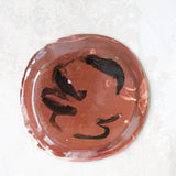 Assiette A2301 en faïence rouge D 19cm - Multicolore d'Héloise Bariol  chez Brutal Ceramics