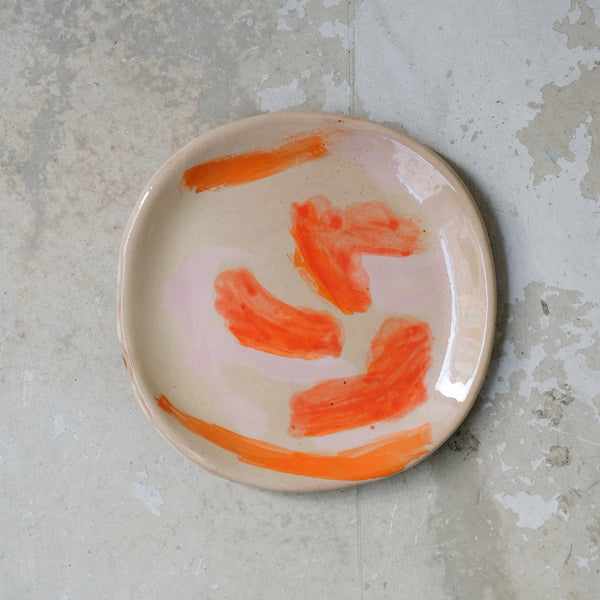 Assiette A2310 en faïence rouge D 19cm - Multicolore d'Héloise Bariol chez Brutal Ceramics