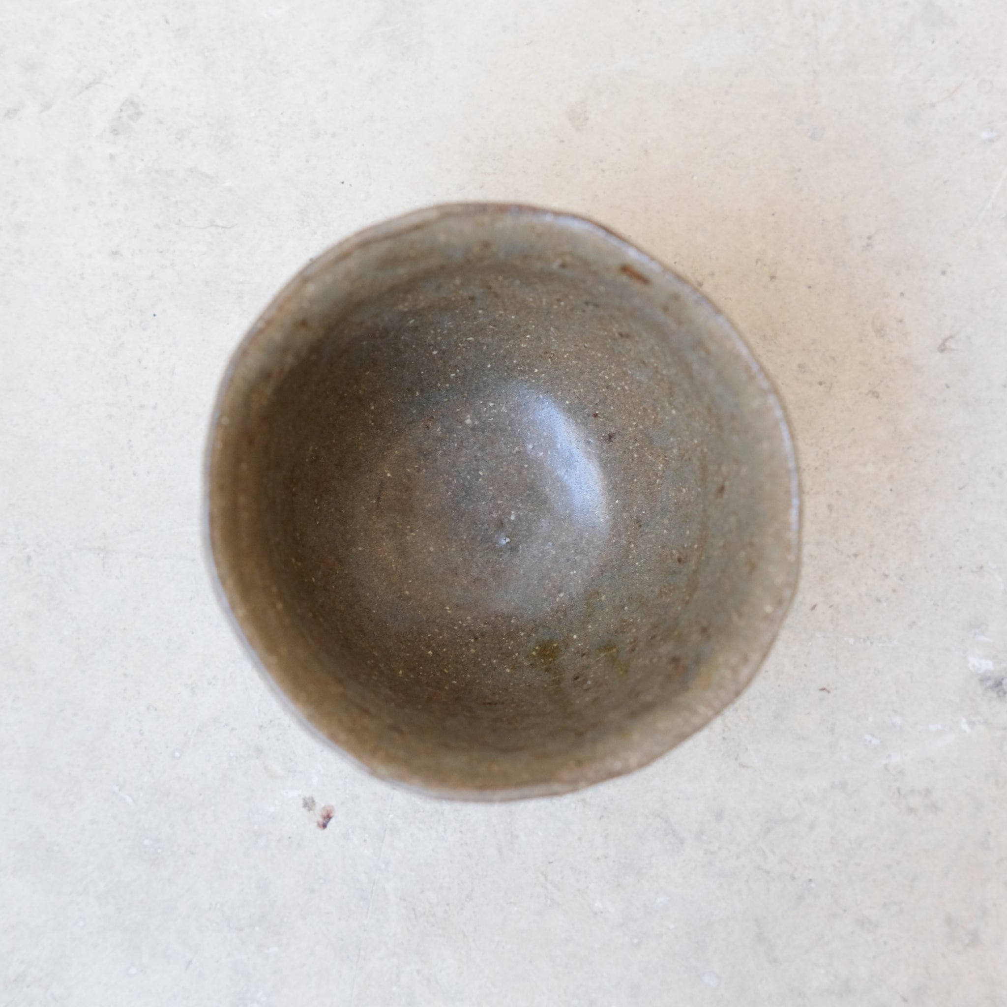 Tasse en grès 70ml - vert satiné de La Poterie du Chaillou chez Brutal Ceramics