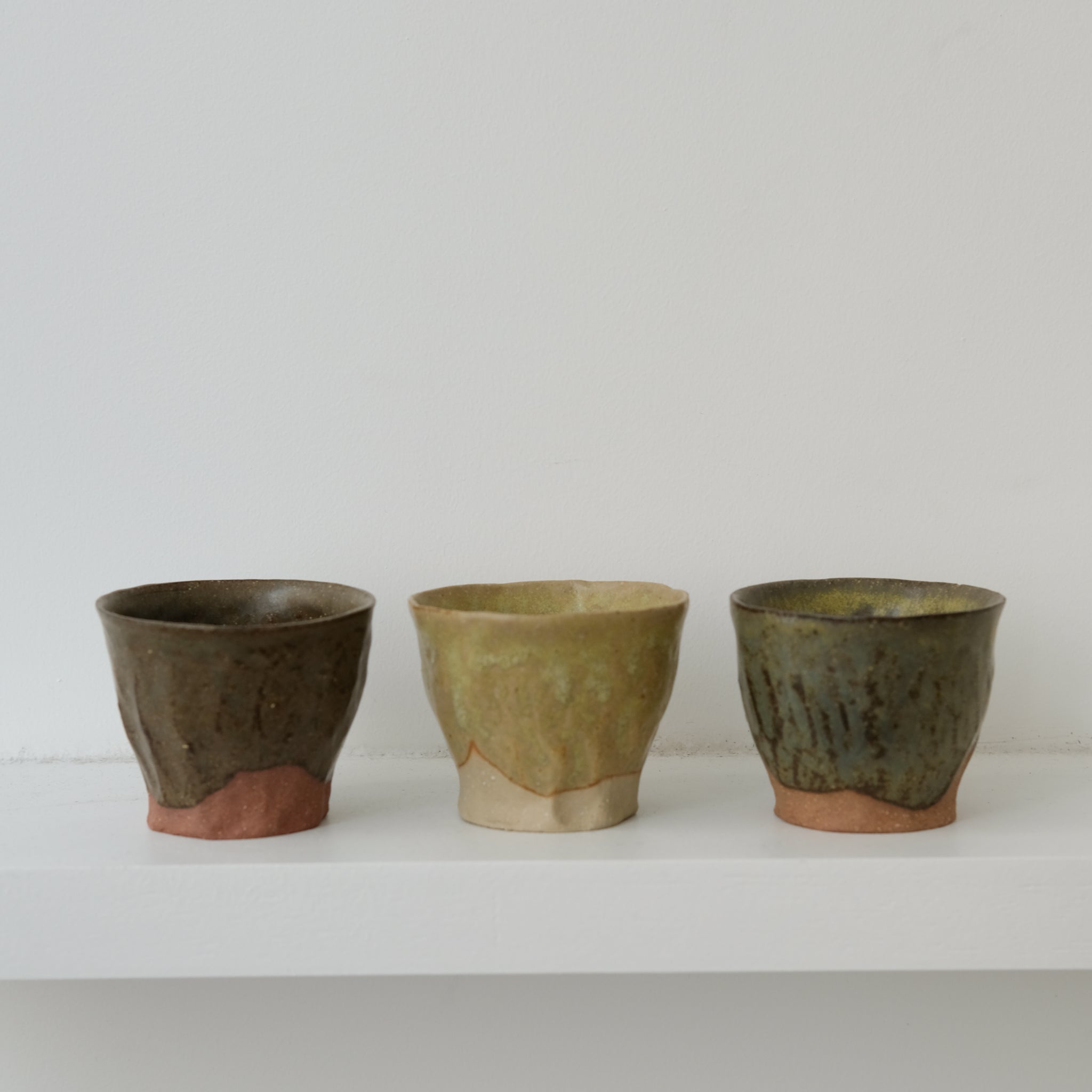 Tasse en grès 70ml - vert jaune de La Poterie du Chaillou chez Brutal Ceramics