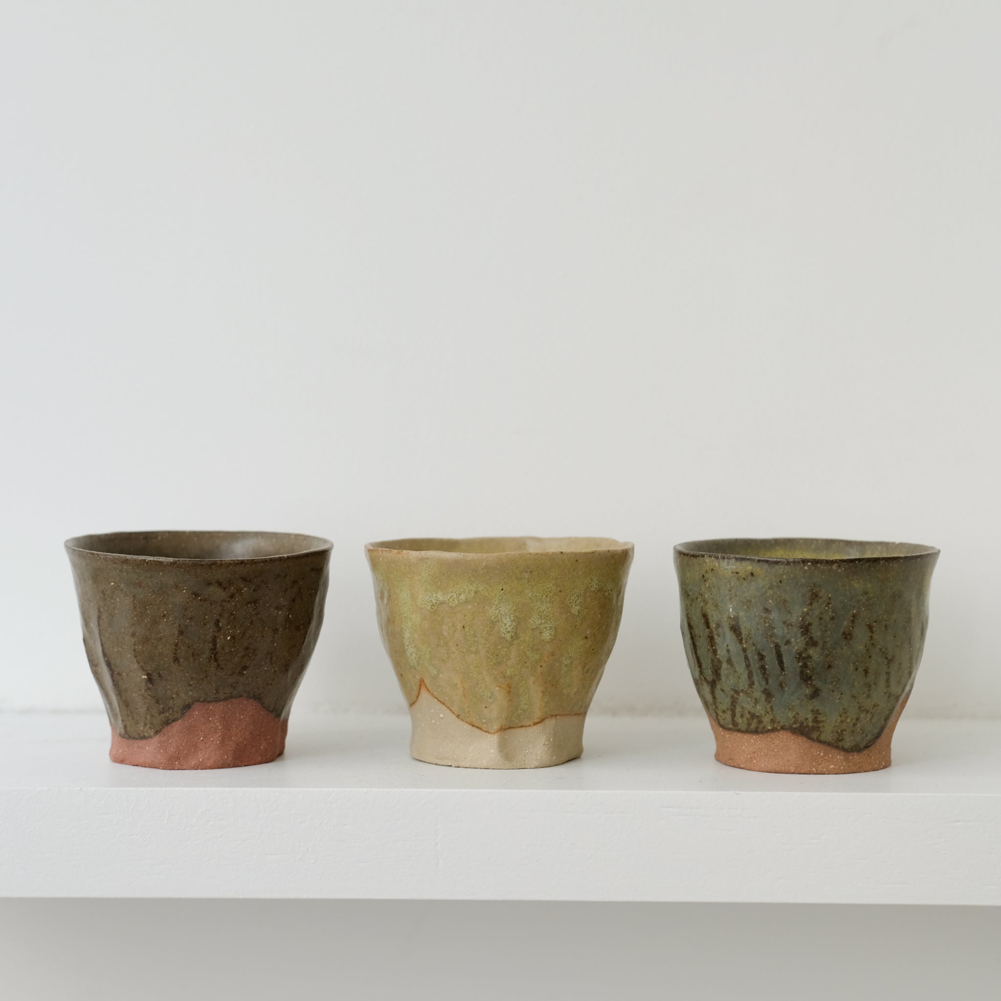 Tasse en grès 70ml - vert satiné de La Poterie du Chaillou chez Brutal Ceramics