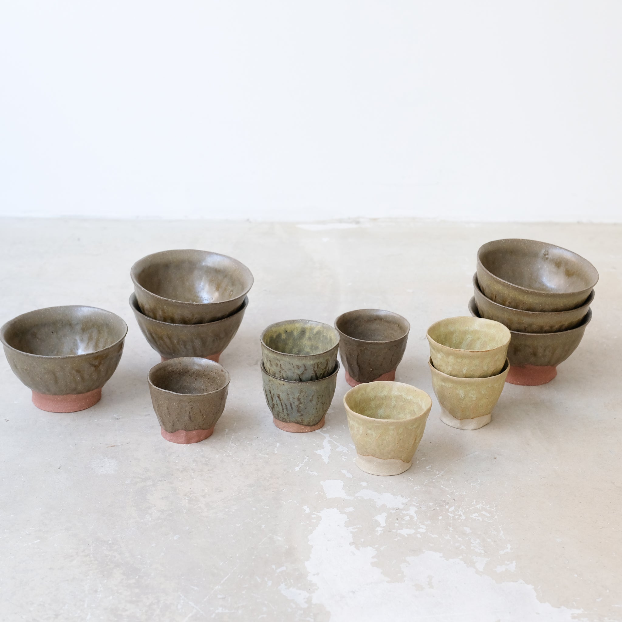 Tasse en grès 70ml - vert jaune de La Poterie du Chaillou chez Brutal Ceramics